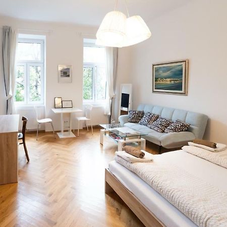 Prater Studio Next Fair, Un, Wu And City Center Apartment Wina Bagian luar foto