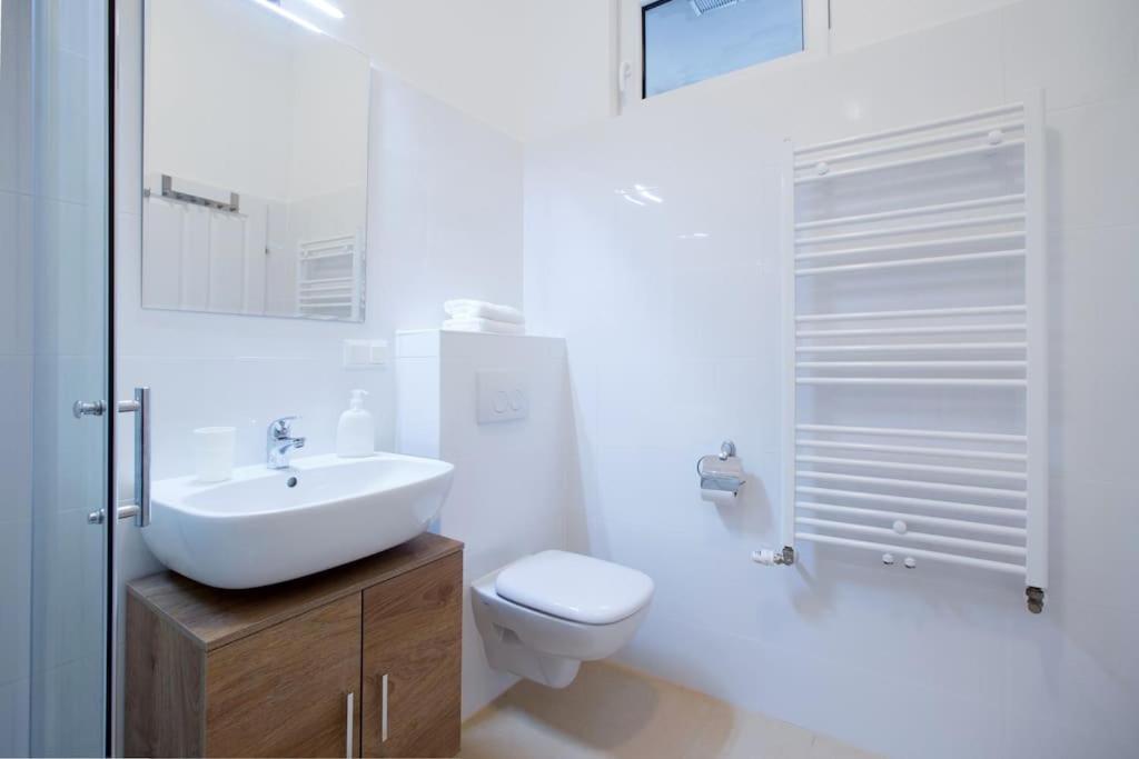 Prater Studio Next Fair, Un, Wu And City Center Apartment Wina Bagian luar foto